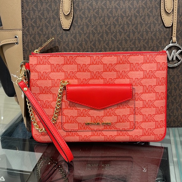 MICHAEL KORS JET SET ITEM LG 2 in 1 CARD CASE & WRISTLET
Dark Sangria
NWT - Picture 15 of 16